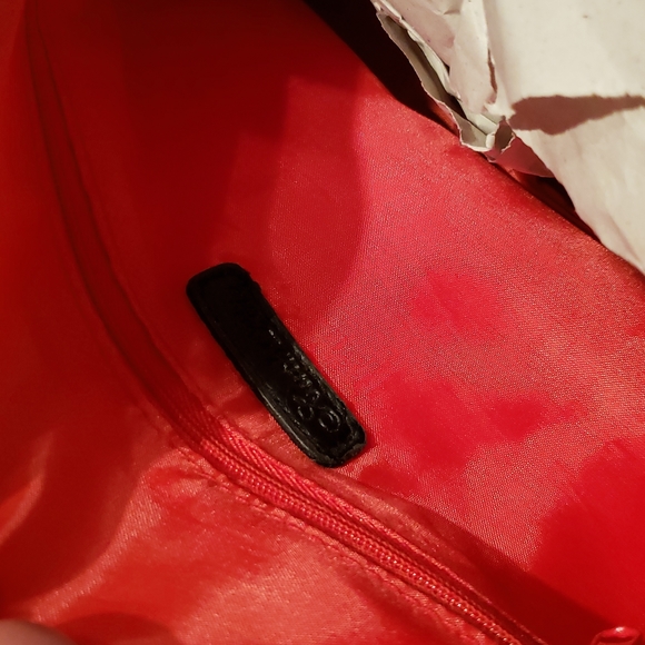 SOUTH POLE Shoulder Handbag New Vegan Pebbled Leather NWT White Black Red 🎉HP🎉 - Picture 8 of 15